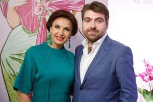 Актриса Эвелина Бледанс посадила супруга на строгую диету