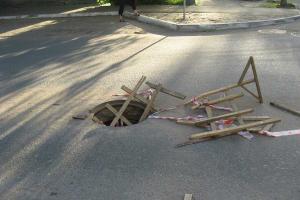 В Ростове-на-Дону школьница упала в люк с кипятком 