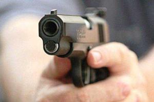 В российском Екатеринбурге таксист открыл стрельбу по пьяным пассажирам-дебоширам