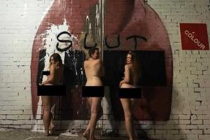 В защиту Ким Кардашьян, девушки участвуют в пикантных фотосессиях возле мурала светской львицы