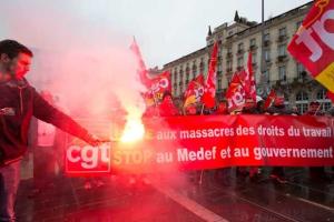 Во Франции масштабные протесты против реформ трудового законодательства закончились стычками с полицией