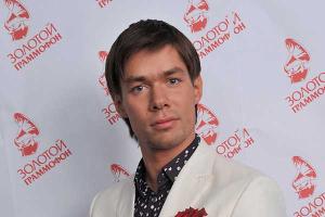 Певец Стас Пьеха показал фанатам совместный снимок с 2-летним сыном