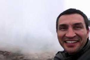 Кличко-младший отправился в путешествие: боксер любуется красотами Исландии