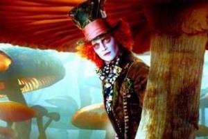Опубликован новый трейлер фантастического фильма "Алиса в Зазеркалье"