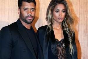 Певица Сиара и квотербек Рассел Уилсон официально помолвлены