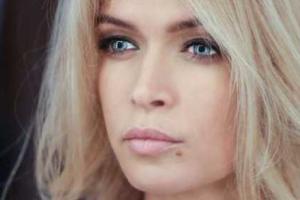 Певица Вера Брежнева разыскала свою сводную сестру 