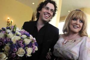 Звездная семья Алла Пугачева и Максим Галкин пригласили друзей на праздник прихода весны