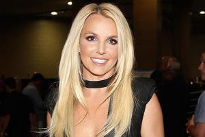 Бритни Спирс украсила обложку юбилейного 100-го выпуска журнала "V"