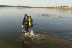 В Киеве водолазы достали из озера тело женщины, правоохранители устанавливают обстоятельство гибели