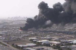 В американском Финиксе полыхает масштабный пожар на складах завода, занимающегося переработкой отходов