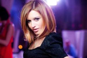 Телеведущая Ксения Бородина поделилась с фанатами своими снимками из спортзала