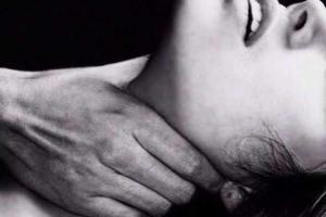 В Горловке, разгоряченный от алкоголя и секса, мужчина "случайно" задушил девушку