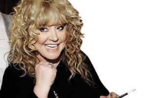 Алла Пугачева гуляла по Москве без охраны и фотографировалась с поклонниками