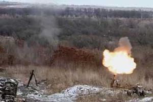 На оккупированной территории Луганщины боевики проводят учения: от стрельбы артиллерии, танков и "Градов" дрожат дома