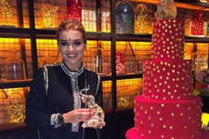 Телеведущая Ксения Бородина отметила 33-летие в индийском ресторане