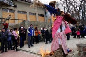 В Донецке любители здорового образа жизни отметили Масленицу
