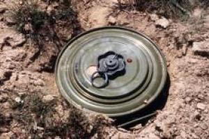 Боевик "ЛНР" подорвался на "своей же" мине возле блокпоста, получив тяжелые увечья
