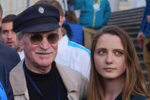 Молодая жена актера Ивана Краско развеселила поклонников необычным снимком