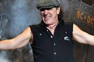 Медики предупредили, что лидер группы "AC/DC" может полностью оглохнуть