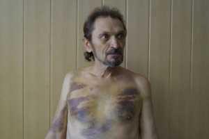 Пастор из Донецка: меня пытали в здании с надписью "НКВД" и "расстреливали" у ямы, заполненной убитыми