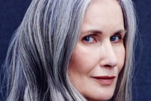 Британская модель Никола Гриффин в 56 лет стала звездой откровенной фотосессии для глянца "SLiNK"