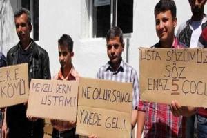 В одной из деревень Турции на акцию протеста вышли мужчины-холостяки