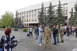 Опасная находка: в Ужгороде в туалете мэрии обнаружена граната