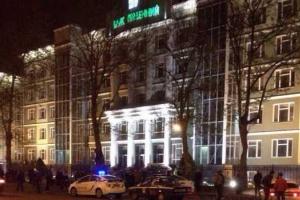 В Одессе ночью банк обстреляли из гранатомета: произошел взрыв, здание повреждено