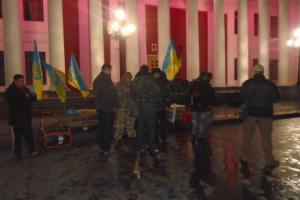 Ночное нападение на "антитрухановский" Майдан в Одессе: рассказ очевидцев