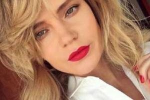 Певица Глюкоза шокировала поклонников пикантным нарядом