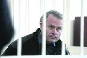 Экс-нардеп Лозинский, осужденный за убийство, получил условно-досрочное и на элитном авто покинул колонию