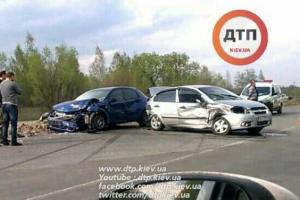 Под Киевом произошло тройное ДТП: серьезно пострадали три иномарки