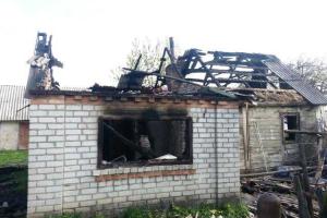 На Житомирщине во время пожара в частном доме родители успели спасти четырех своих детей