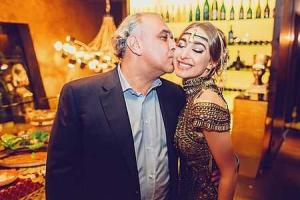 Развлечения дочери украинского олигарха и экс-депутата: прыжки с парашютом, заплывы с акулами и йога в Мексике