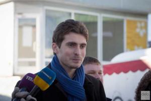 Народного депутата советника Кличко "разукрасили" раствором марганца