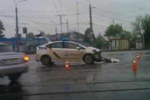 В Харькове во время погони за грабителем автомобиль патрульной полиции столкнулся с такси