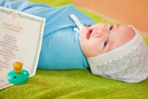 Жители Крыма массово едут на территорию Украины для получения свидетельства о рождении ребенка украинского образца