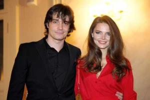 Актриса Елизавета Боярская прокомментировала слухи о расставании с мужем