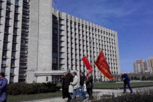 В Донецке "шумно отметили" годовщину провозглашения "республики": на площади собралось аж 5 человек