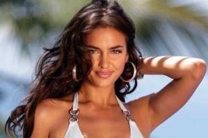 Супермодель Ирина Шейк подарила фанатам новый пикантный снимок