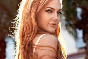 Актриса Мерьем Узерли отдыхает в Сен-Тропе с новым возлюбленным