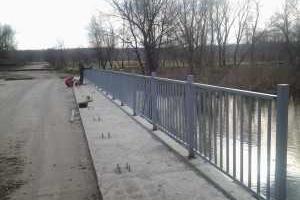 В Новоайдаре на Луганщине восстановлено автомобильное движение по мосту через реку Айдар