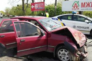 В Ровно дорогу не поделили иномарка "Ford" и маршрутное такси