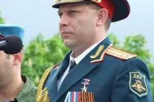 Власти "ДНР" заявили, что не намерены отказываться от проведения "парада Победы"