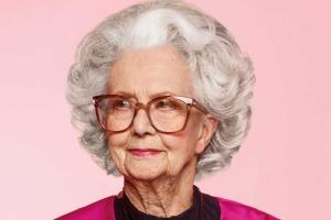 Моделью журнала "Vogue" стала 100-летняя британка