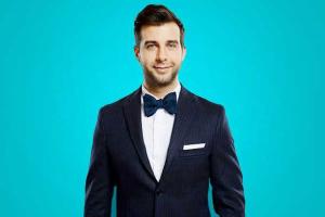 Шоумен Иван Ургант принимает поздравления с днем рождения