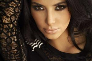 Светская львица Ким Кардашьян шокировала публику откровенным нарядом