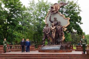 В оккупированном Луганске появился памятник "защитникам республики"