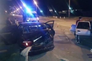 Во Львове пьяный водитель "Daewoo Lanos" вылетел на встречку и впечатался в такси