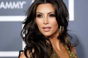 Светская львица Ким Кардашьян впервые после родов появится на обложке глянца